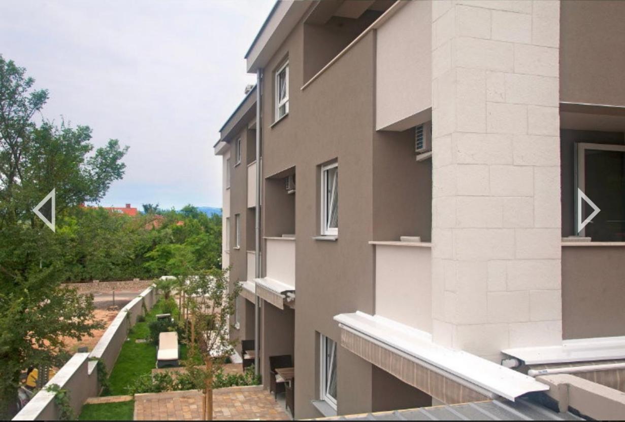 Daska Apartmani Njivice Bagian luar foto